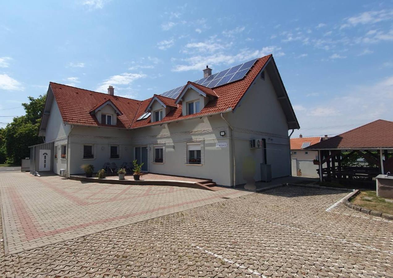 Hotel Sovirag Termal Panzio Hajdúnánás Exterior foto